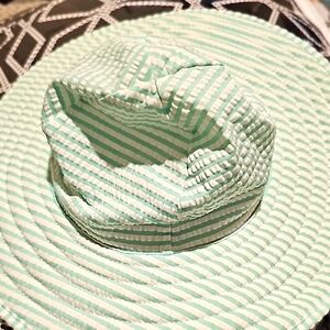 0-12m ruffle butts sun shade swim hat green white stripe
